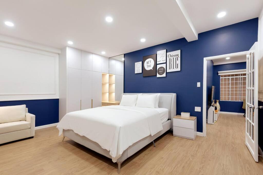 Modern, Cozy & Fully Equipped 2br In D4, 5m To D1 * TP. Hồ Chí Minh