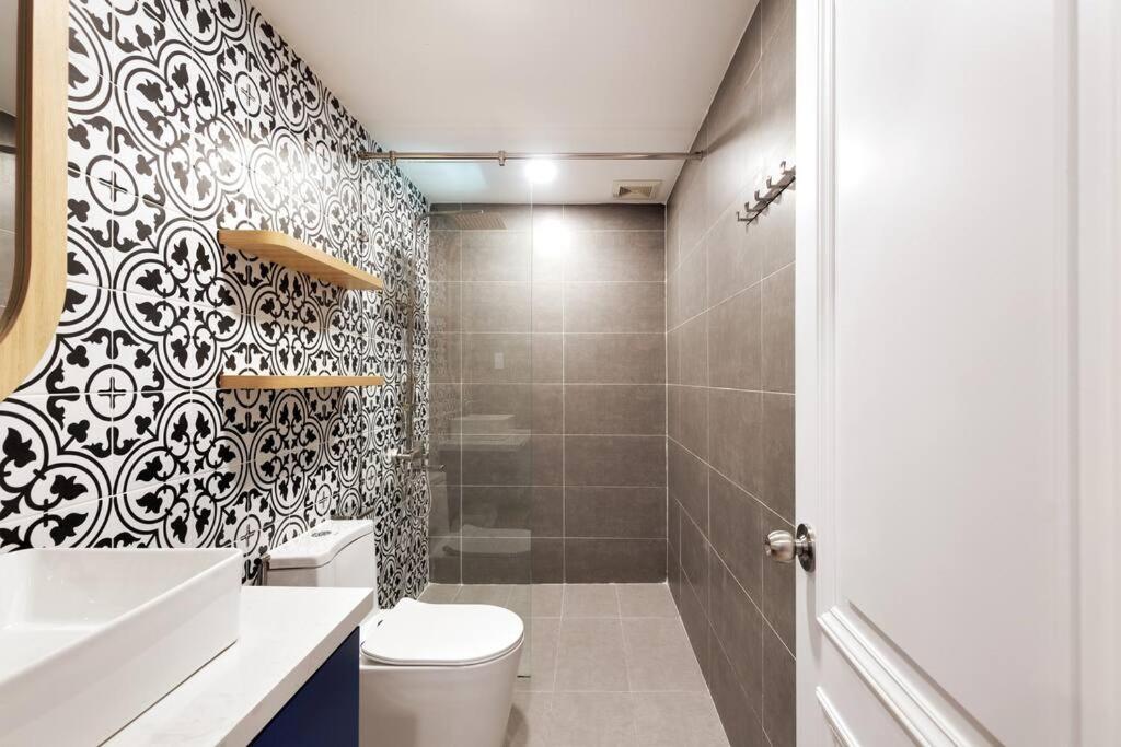 Modern, Cozy & Fully Equipped 2br In D4, 5m To D1 Căn hộ *